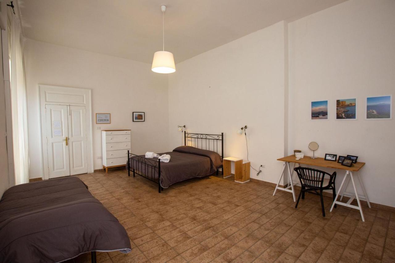 Vecchia - Chiaia Bed & Breakfast Napels